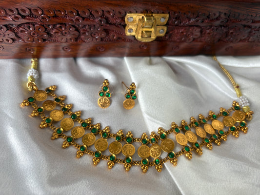 Lakshmi Kasu Kemp Choker Necklace